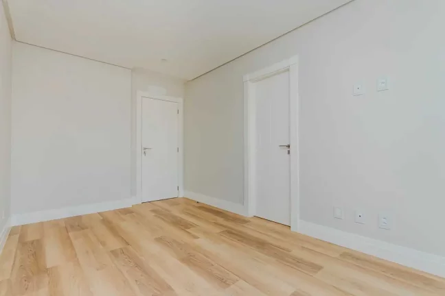 Imagem Apartamento com 4 dormitórios sendo 2 suítes e 4 vagas de garagem em Balneário Camboriú
