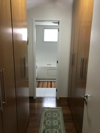 Imagem Apartamento 133 M², 3Q, 3 Suítes, 5 Banheiros, 3 Vagas, Varanda, Lavabo, Piscina, Quadra de tênis, Academia, Sauna, Salão de Festas e Salão de Jogos.