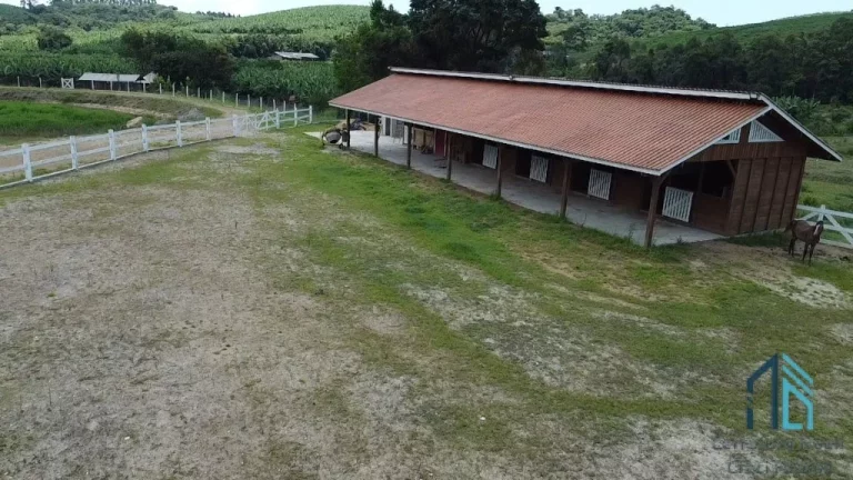 Imagem Sítio/Chácara (Estuda permuta) a venda com casa em Balneário Piçarras SC