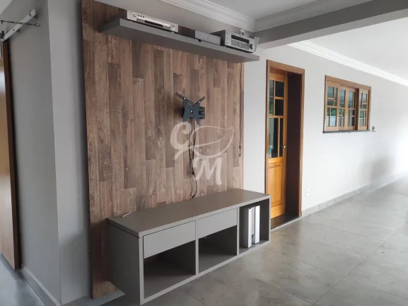 Imagem Casa com Piscina em Condomínio - VENDA / LOCAÇÃO