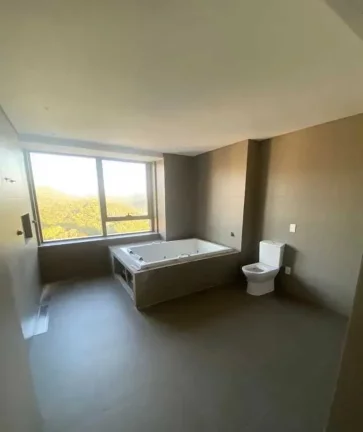 Imagem Cobertura Duplex com 7 suítes e 4 vagas de garagem em Balneário Camboriú SC