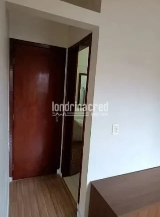 Imagem Casa à Venda em Cambé com 3 Quartos, Terreno de 300 m², 145 m² de Área Construída e 2 Vagas de Garagem