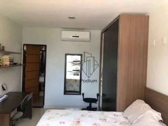 Imagem Casa de 1º andar com piscina nas proximidades de restaurantes e supermercado no Manaíra - CA0172