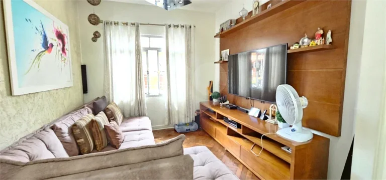 Imagem Casa para alugar com 5 quartos, sendo 2 suítes, em Alto da Lapa, São Paulo - SP