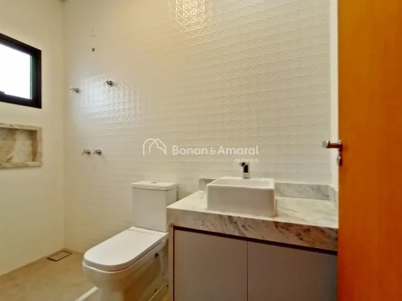 Imagem Casa térrea de esquina disponível no Condomínio Residencial Mont Alcino, em Valinhos. 

Esta exce...