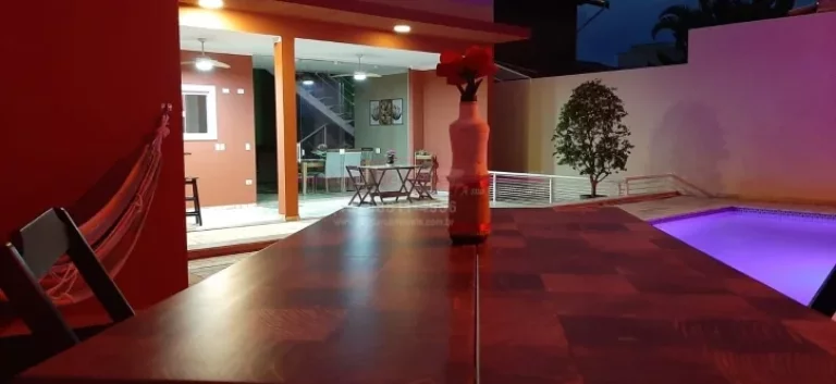 Imagem Casa com 4 dormitórios - Condomínio