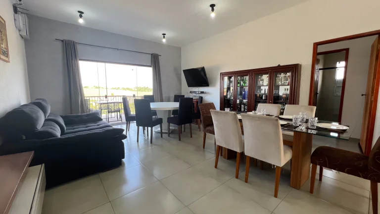 Imagem Chácara em Araçoiaba da Serra-SP, Bairro Campo do Meio: 3 Quartos, 2 Suítes, 1 Sala, 4 Banheiros, 2 Vagas, 250m².
