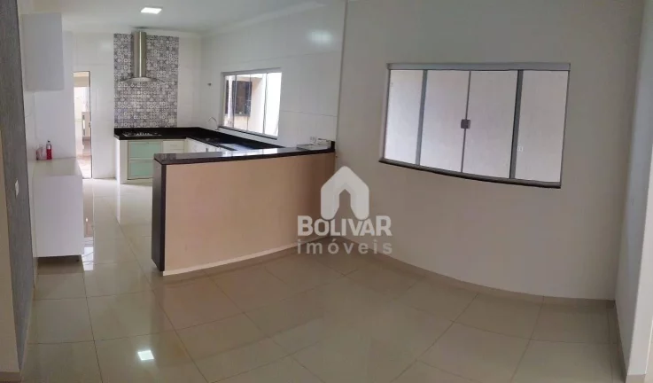 Imagem Casa com 3 dormitórios à venda, 280 m² por R$ 600.000,00 - Jardim Leonora Ll - Itumbiara/GO