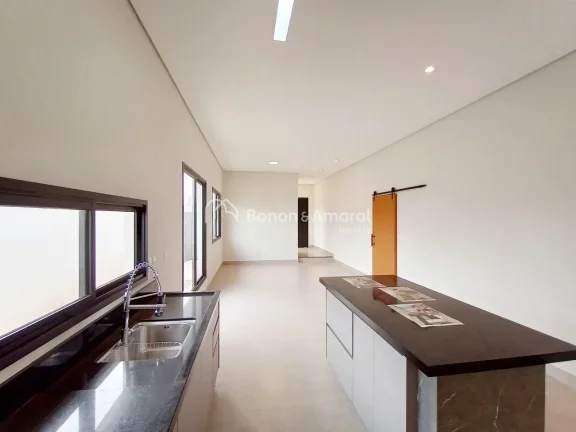 Imagem Casa térrea de esquina disponível no Condomínio Residencial Mont Alcino, em Valinhos. 

Esta exce...