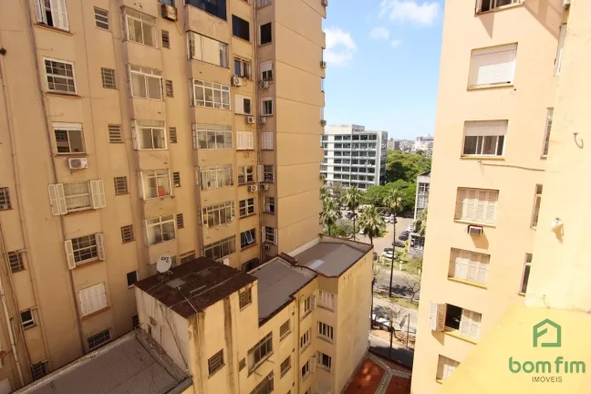 Imagem Apto de 3 dorm. um dorm. suíte, para aluguel na Bairro Bom Fim - Porto Alegre/RS.
