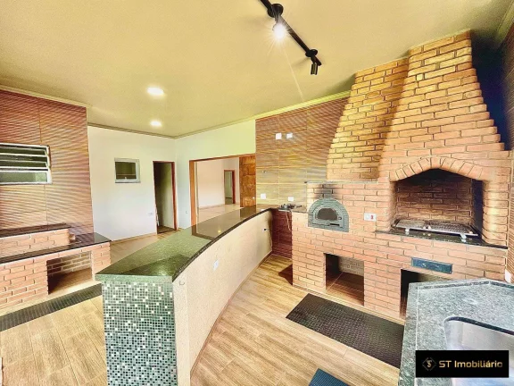 Imagem Casa a venda em Atibaia - Condomínio Fechado, 1.000 m² e 3 Suítes!