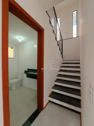 Imagem Casa à venda, 127 m² por R$ 925.000,00 - Vargem Grande - Teresópolis/RJ