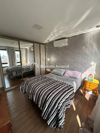 Imagem Lindo sobrado com 200m² de construção em terreno de 200m².
São 3 dormitórios, todos suítes, g...