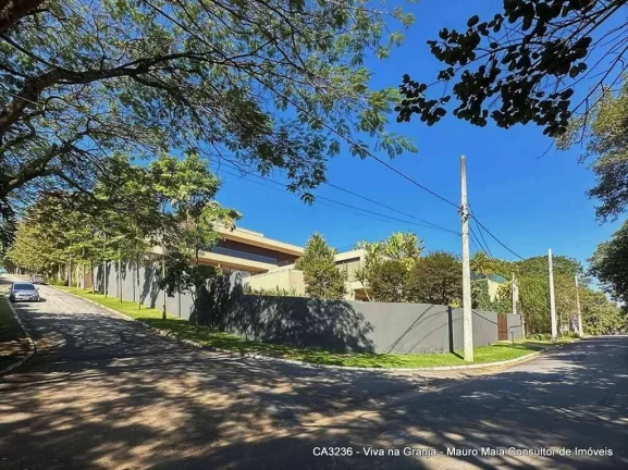 Imagem Cond. Vila de São Fernando - Moderna e impecável! Adega, gourmet, piscina.