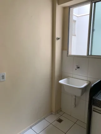 Imagem Apartamento em ótima localização sendo sala, cozinha com gabinete, 02 dormitórios, 01 banheiro c...