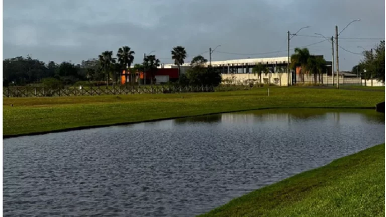 Imagem Terreno em Condomínio à venda em Torres, Engenho Velho, 420m²