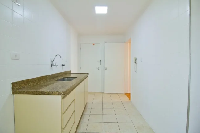 Imagem Apartamento Reformado 82M², 3Q, 1 Banheiro, 1 Vaga, Varanda, Academia, Playground, Salão de Festas e Jogos.