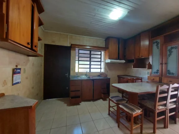 Imagem Ampla casa de 3 quartos com 145 metros construídos e 377 metros de terreno