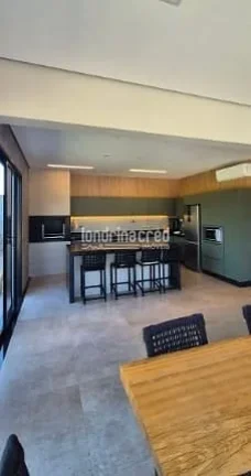 Imagem Sobrado de alto padrão em Cambé: 3 suítes, piscina aquecida, casa de visitas, pomar, energia solar e 3.000m² de terreno amplo