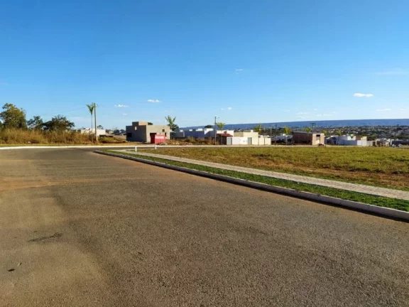 Imagem Lotes Comerciais Parcelados em Avenida Pronta Para o Comércio em Caldas Novas