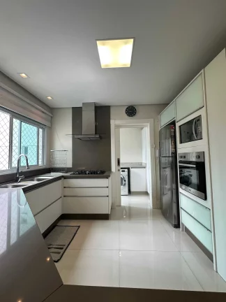 Imagem Apartamento alto padrão com 3 suítes e 4 vagas de garagem em - Balneário Camboriú/SC