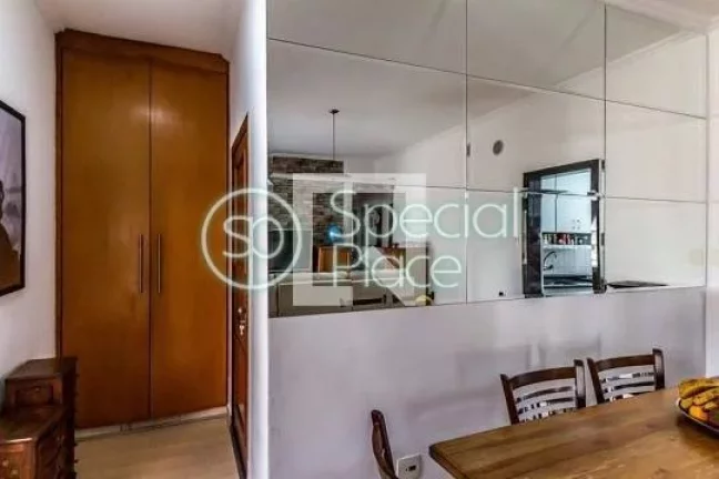 Imagem São 115m² de área privativa, dois dormitórios ( 1 suíte ) e 1 vaga na garagem. Living espaçoso...