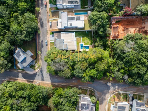 Imagem Terreno de esquina, plano com 1.180 m² no Condomínio Santa Monica