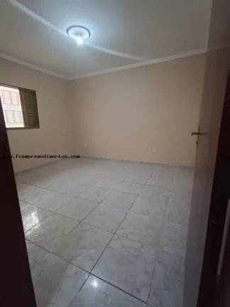 Imagem Casa para Venda em Limeira, Jardim Ipanema, 2 dormitórios, 1 banheiro, 2 vagas