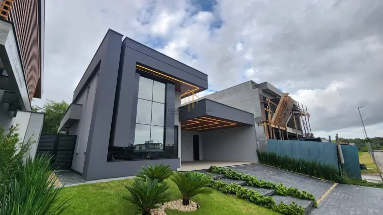Casa de 3 dormitórios com 1 suíte no Condomínio Reserva da Pedra