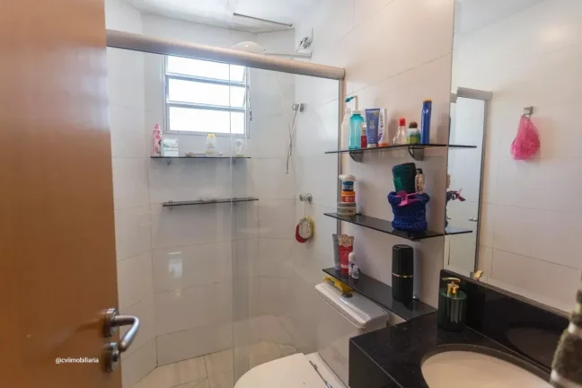 Imagem Localizado no bairro Fernão Dias, este apartamento oferece uma excelente oportunidade para quem bus...