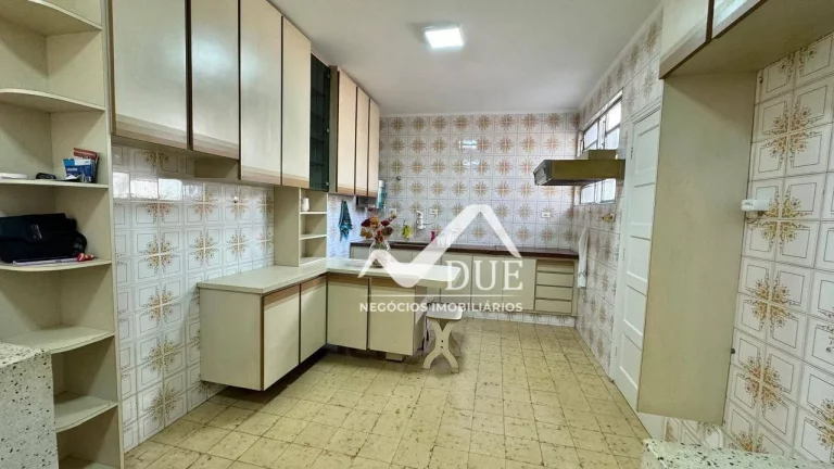 Imagem Casa com 3 dormitórios à venda, 142 m² por R$ 800.000,00 - Encruzilhada - Santos/SP