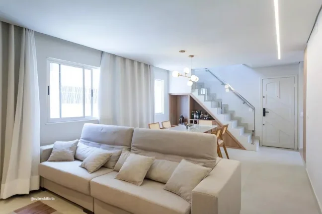 Imagem Cobertura mobiliada com 184m² localizada no bairro Ana Lúcia, ideal para quem busca espaço, sofis...