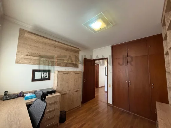 Imagem Locação em Condomínio de Alto Padrão em Indianópolis, São Paulo-SP: 3 Quartos, 1 Suíte, 2 Salas, 3 Banheiros, 4 Vagas, 154m².