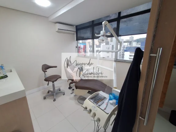 Imagem Consultório odontológico completo