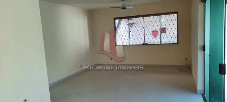 Imagem Casa Duplex Ville Blanche à Venda c/ 4 Qtos e 360 m²