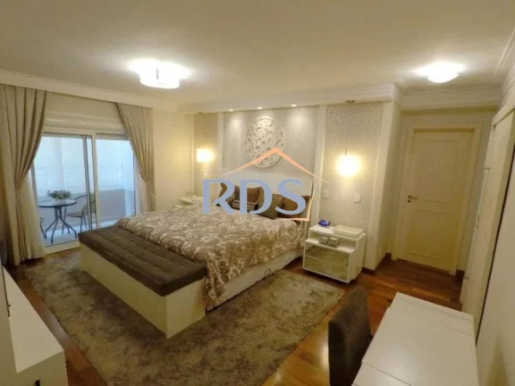 Imagem Vende um luxuoso e confortável apartamento Garden duplex com 540m² de área útil, no piso superior tem 3 suítes