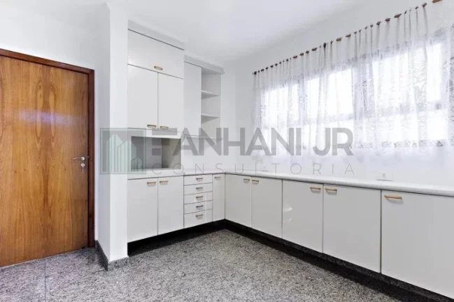 Imagem Apartamento de alto padrão no Jardim Paulista, São Paulo-SP: 3 quartos, 3 suítes, 3 salas, 4 banheiros, 4 vagas, 198m².