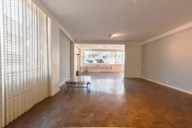 Imagem Apartamento 3 quartos, 1 suite, 2 vagas, 274 m2 varanda, para modernizar