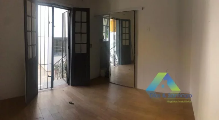 Imagem Casa a venda Cerqueira César · 220m² · 6 Quartos · 2 Vagas