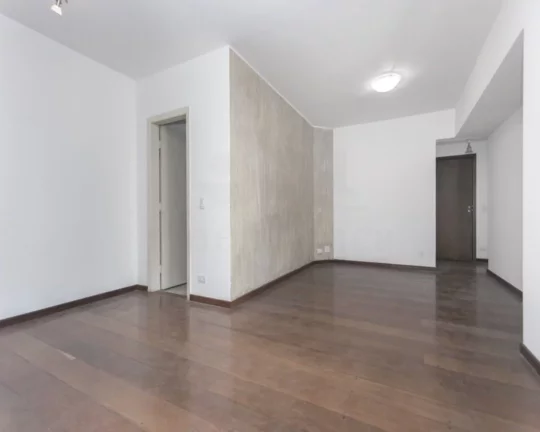 Imagem Apartamento com living para 02 ambientes, piso de tacos, 03 dormitórios, armários embutidos, banhe...