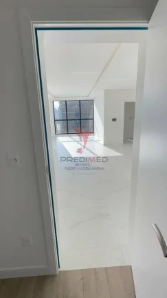 Imagem Apartamento de alto padrão com 3 suites e duas vagas de garagem, sacada,na meia praia