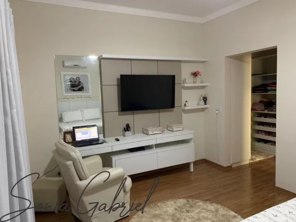 Imagem Venda de Casa em Condomínio em Valinhos-SP 4 Quartos, 4 Suítes, 2 Salas, 4 Banheiros, 6 Vagas de Garagem 340,00m² Imagem Venda de Casa em Condomínio em Valinhos-SP 4 Quartos, 4 Suítes, 2 Salas, 4 Banheiros, 6 Vagas de Garagem 340,00m²