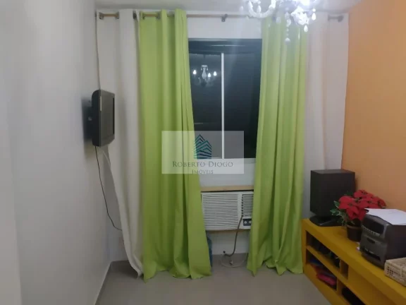 Imagem Imperdível oportunidade: Apartamento à venda em Bangu, Rio de Janeiro-RJ! 2 quartos, 1 sala, 1 banheiro, 1 vaga de garagem.