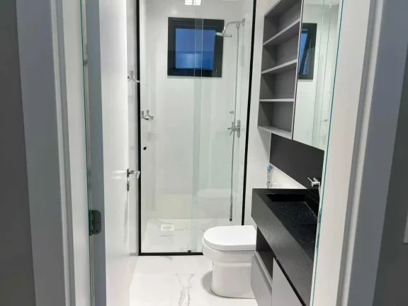 Imagem Flat mobiliado com 1 dormitório e 1 vaga de garagem em Itapema/SC