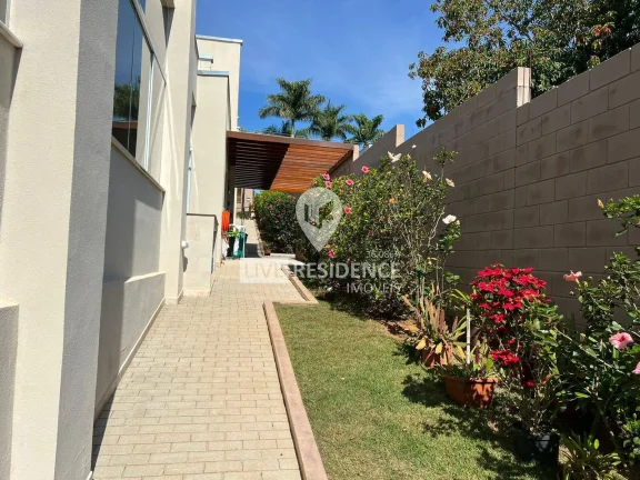 Imagem Chácara em Condomínio com 4 Quartos e 5 banheiros à Venda, 560 m²
