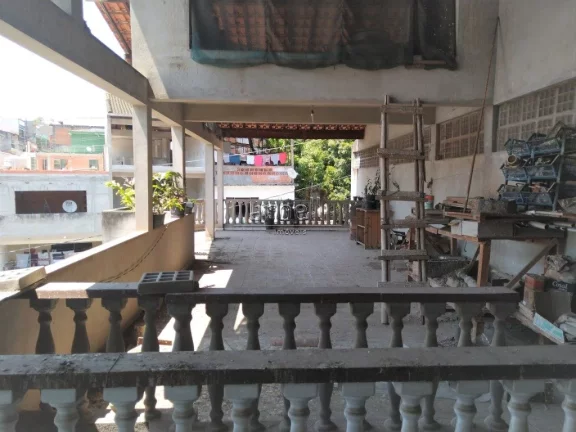 Imagem Sobrado com 300 metros quadrados aproximadamente de área total e 150 metros quadrados de área cons...