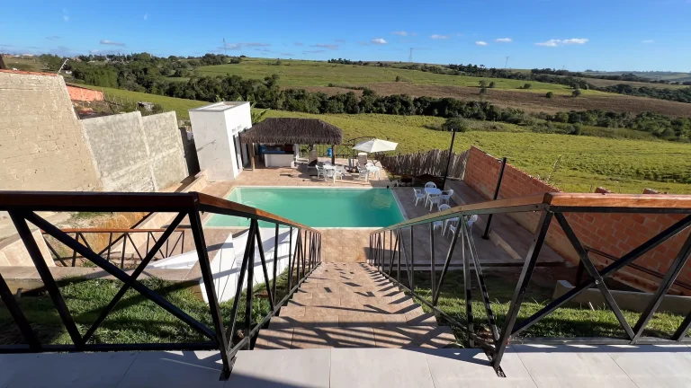 Imagem Chácara em Araçoiaba da Serra-SP: 5 quartos, 3 suítes, 230m² de área, venda ou locação no Campo do Meio.