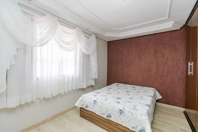 Sobrado 3 quartos no Guaíra