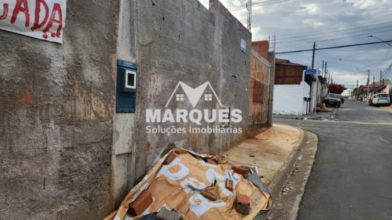 Imagem Terreno de esquina com 137,60m2
