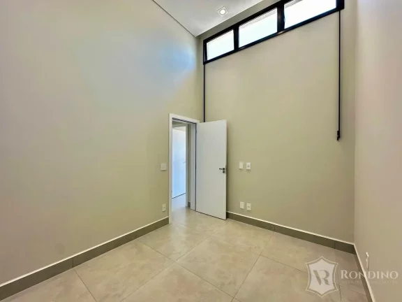 Imagem Casa t?(C)rrea em condomínio Terras de São Francisco, 3 dormitórios e piscina